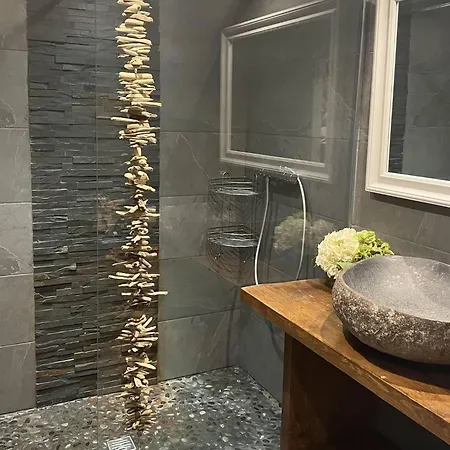 Chalet In Near Lift *