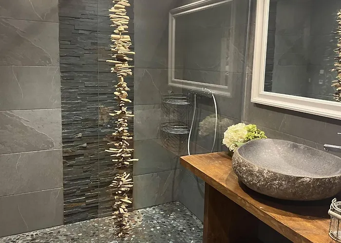 Chalet In Near Lift *